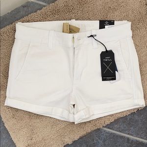 💛 2/$30 American Eagle White Midi Low Rise Shorts